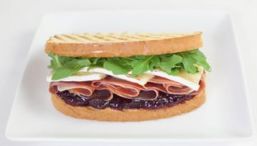 GRILLED CRANBERRY BRIE SANDWICH
