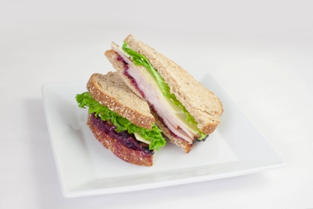 CRANBERRY HORSERADISH SLICED TURKEY SANDWICH